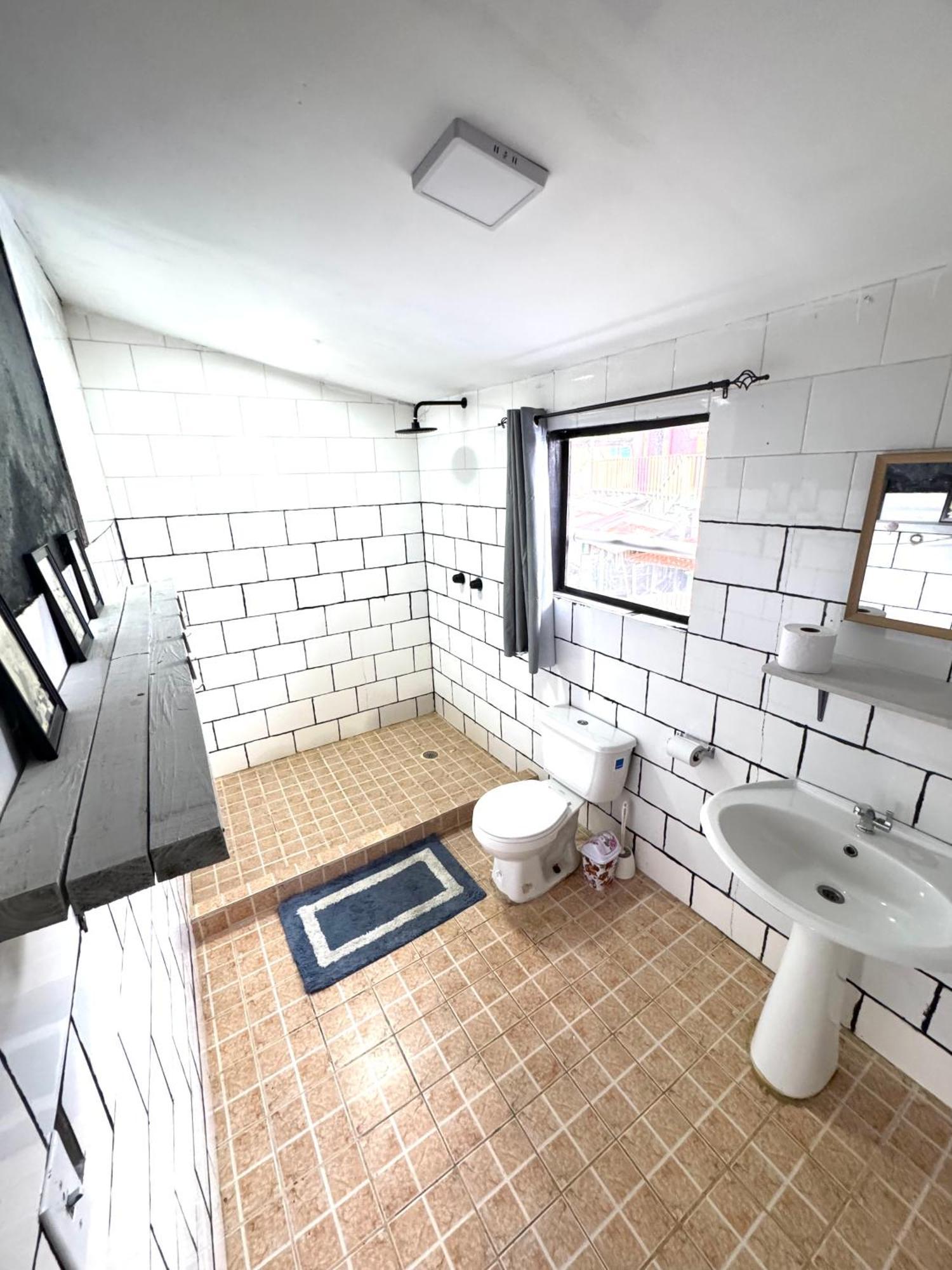 Elena - Private With Shower Homestay Bocas del Toro